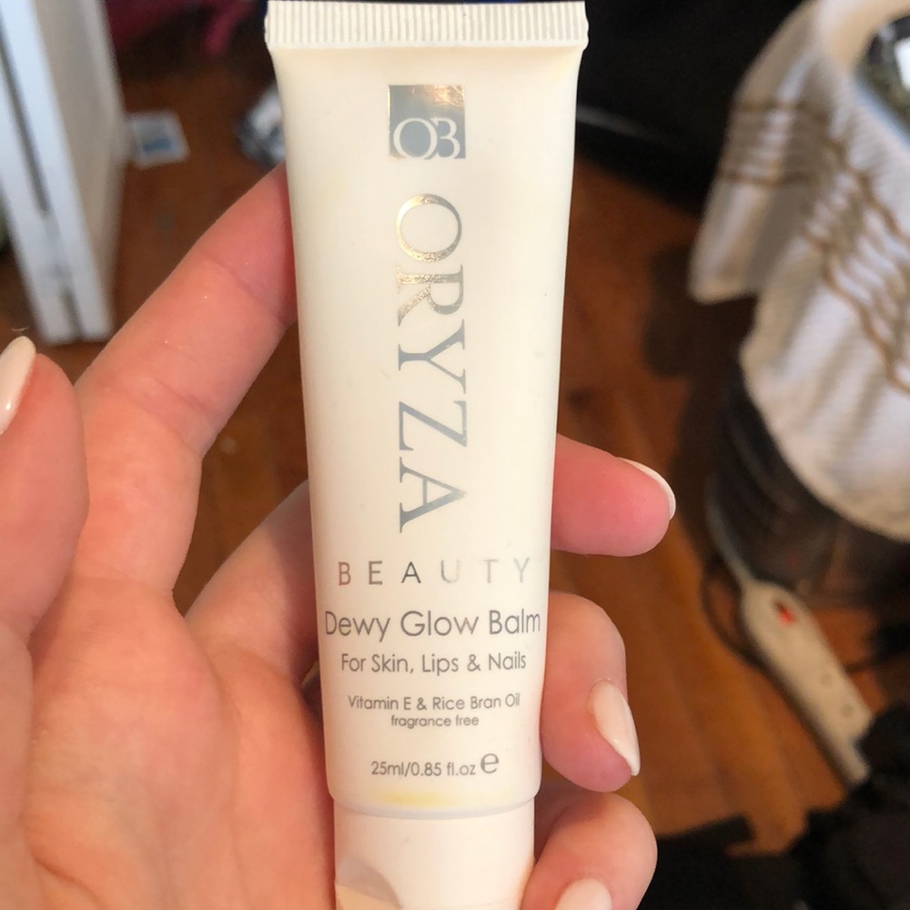 Dewy glow balm for skin, lips, nails